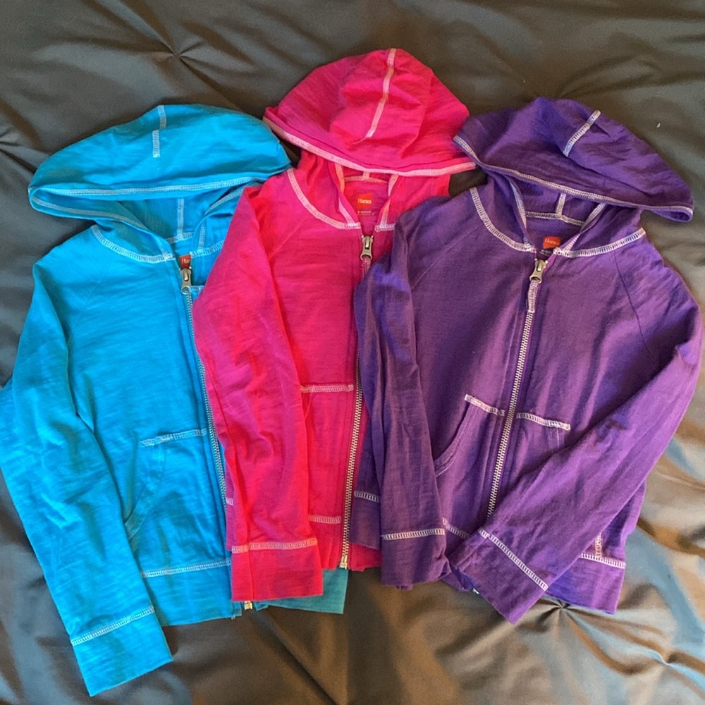 Girls size XS Hanes light weight zip up hoodies (3)